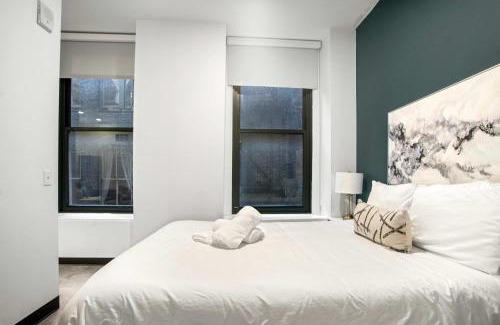 Cultural District Apartment | CozySuites Stunning 1BR in Downtown Pitts 42