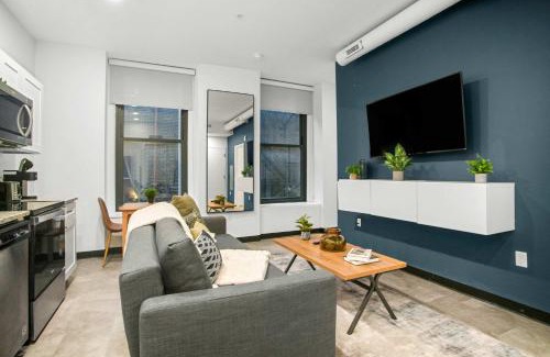 Cultural District Apartment | CozySuites Stunning 1BR in Downtown Pitts 42