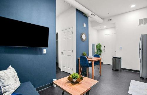 Cultural District Apartment | CozySuites Stunning 1BR in Downtown Pitts 41