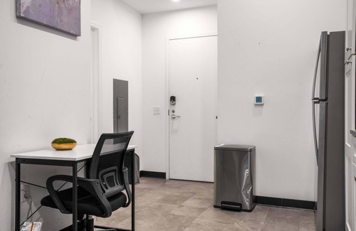 Cultural District Apartment | CozySuites Stunning 1BR in Downtown Pitts #6