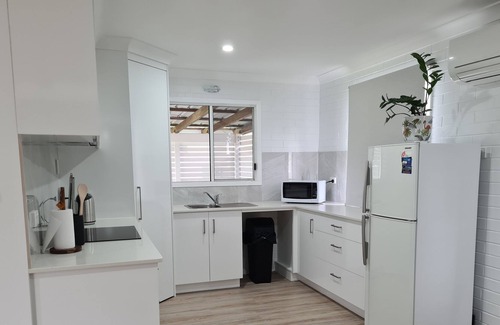 Emu Park House | Cozzy Beach Home only minutes from the ocean