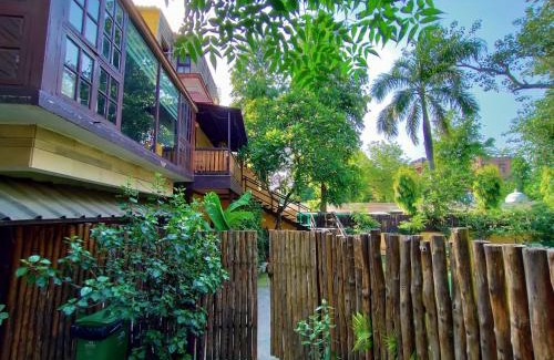 New Delhi Bed & Breakfast | Cp Villa - Rooms with Patio
