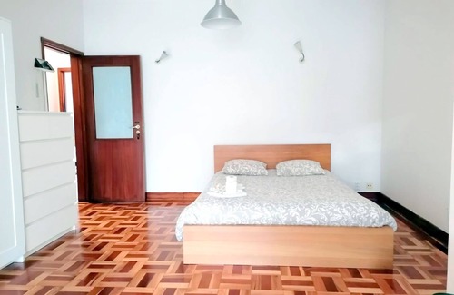 Coimbra Cabin | CQ4 | Large Room with Double Bed, Balcony, Sofa & Workspace