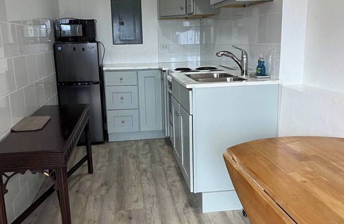 Pembroke Apartment | CR - Just bring your suitcases