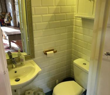 Lewes House | Crabapple Cottage B&B
