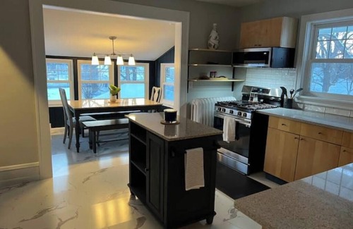 Willmar House | CRAFTSMAN’sUPSTAIRS! 3 bd rm w/impressive attic!