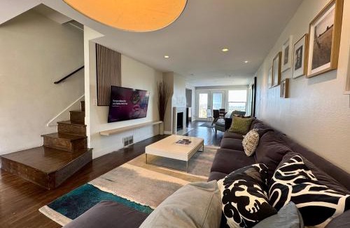 Rainier Valley House | Craftsman with view of Seattle