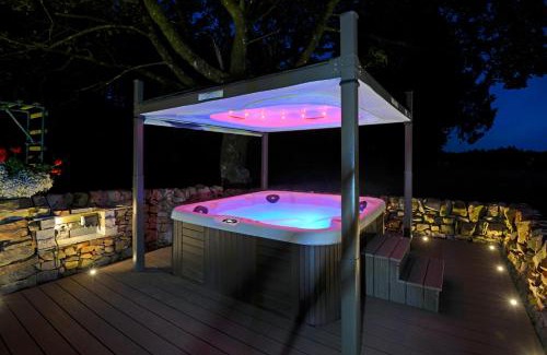 Castle Douglas House | Craigadam Lodge with Hot tub