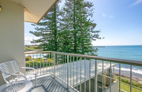 Yamba Apartment | Craigmore On the Beach Unit 13 - One of the most desirable holiday locations in Yamba.