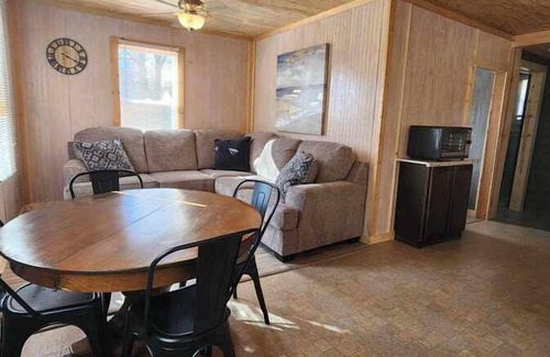 Fremont House | Crappie Cabin - Waterfront resort on Fremont Wolf River