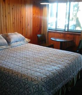 Rocky Point Resort | Crater Lake Gateway-Rocky Point Resort