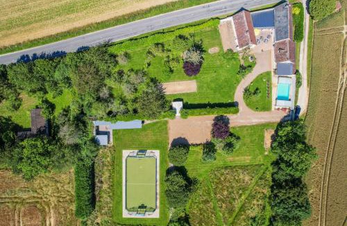 Luigny Villa | Crazy Villa Luigny 28 - Heated pool - City Stade - 1h20 Paris - 30P