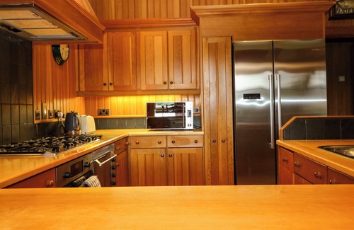 Ballater Cottage | CREAG BHALG, with open fire in Braemar