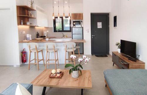 Polemarchi Apartment | Cream Cozy Getaway - 3 Pearls Pool Retreat