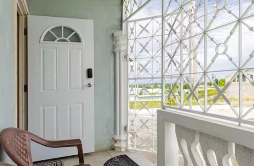 Stewart Town House | CrearyStays