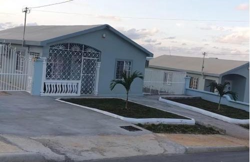 Stewart Town House | CrearyStays