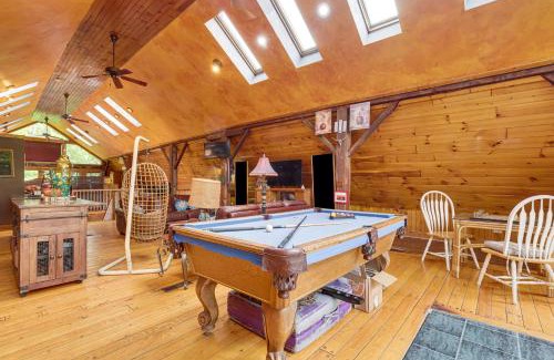 Auburn Apartment | Creativity Nook Rustic Studio 2 Mi to Owasco Lake