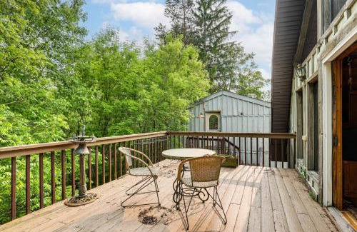 Auburn Apartment | Creativity Nook Rustic Studio 2 Mi to Owasco Lake