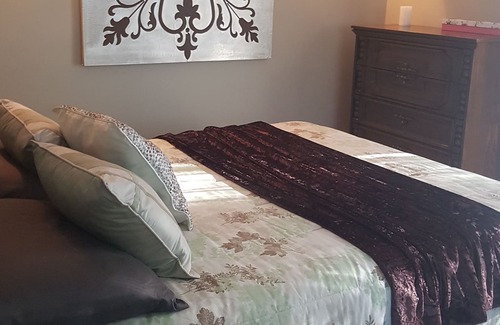 Balm Beach House | Creek Chalet at Balm Beach with Hot Tub & Sauna