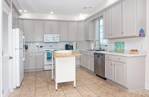 Pawleys Island House | Creek Front Beach House, Easy Walk to Beach, 3 Screened Porches, Deep Water Dock