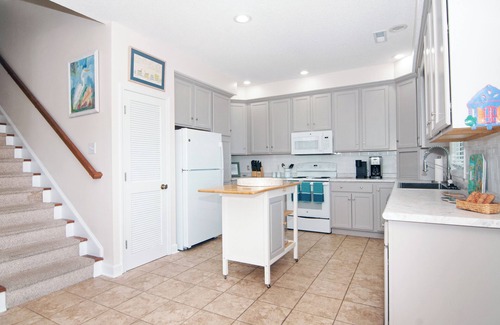 Pawleys Island House | Creek Front Beach House, Easy Walk to Beach, 3 Screened Porches, Deep Water Dock