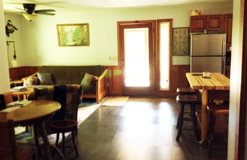 Woodlawn Cabin | Creekfront Cabin, Renovated,