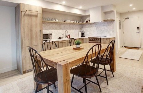 Whistler Creekside Apartment | Creekside 2BR:Sleeps 6, Patio + BBQ & Free Parking,Pool, Near Shops and Lakes!
