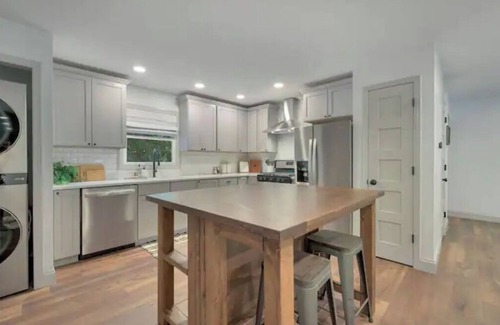 Nashville House | Creekside bungalow with a hot tub, walking distance to downtown Nashville
