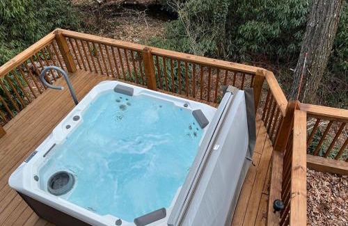 Newland House | Creekside Cabin at Linville Land Harbor