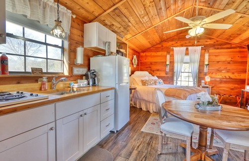 Wimberley Cabin | Creekside Cabins - The Nest | Romantic Cottage with Creek Access