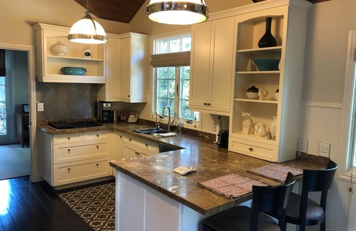 San Carlos House | Creekside Casita walking distance to downtown San Carlos