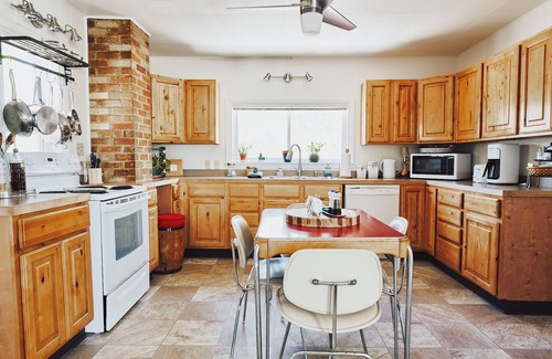 Sheridan House | Creekside Cottage in Bighorn WY