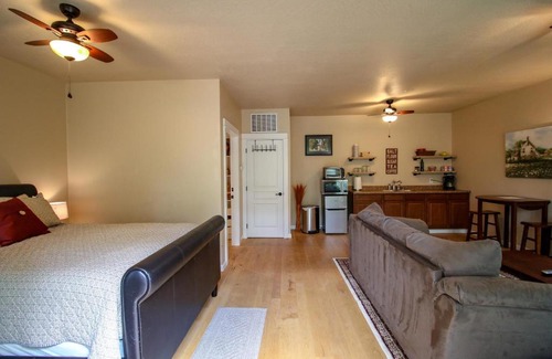 Jacksonville Apartment | Creekside Cottage