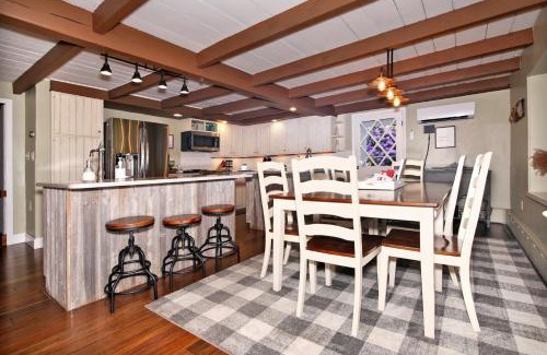 Cumbola House | Creekside Farmstead Hot Tub with Brand New Pool and BBQ
