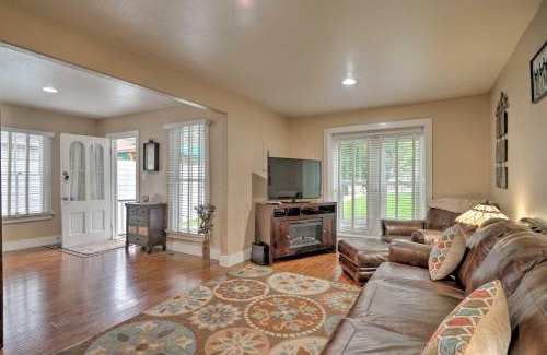 Manitou Springs Historic District House | Creekside Home with Patio, Walk to Manitou Incline!