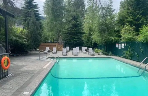 Whistler Creekside Condo | Creekside Lofted 1BR:Sleeps 4,Pool,Parking&Near Restaurants, Lakes and Shops!