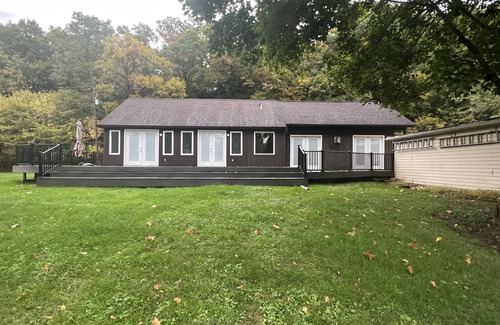 Mechanicsburg Cottage | Creekside Oasis