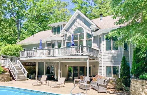 New Buffalo House | Creekside Retreat