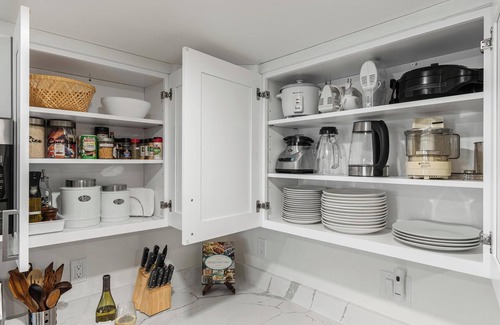 Victory Heights House | Creekside Zen 3BR Peaceful, Furnished Monthly Retreat