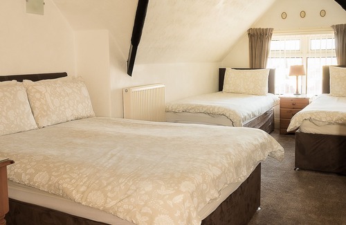 West Cliff Bed & Breakfast | Crescent Lodge Guest House