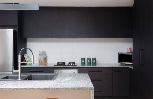 South Launceston House | Crescent Townhouse - newly built + close to LGH
