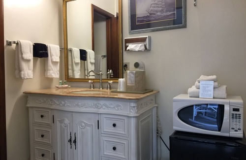 Williamsburg Hotel | Crest Country Inn