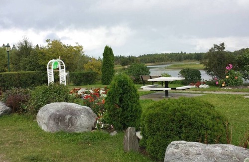 Chapleau House | Crest View Guesthouse - Crest View Guesthouse - Deluxe Room F02