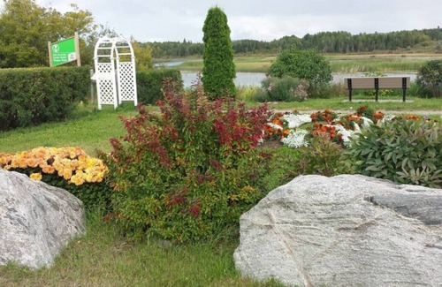 Chapleau House | Crest View Guesthouse - Crest View Guesthouse - Deluxe Room F02