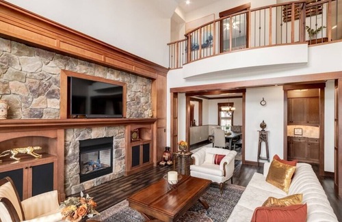 Calgary House | "Crestridge Mansion" 5BR Home w/Pool Table!