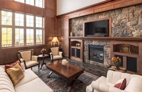 Calgary House | "Crestridge Mansion" 5BR Home w/Pool Table!