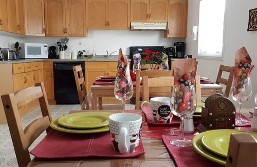 Chapleau House | Crestview Guest House - Crestview House - Deluxe Room B14