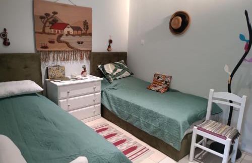 Choudetsi Apartment | Cretan lyre