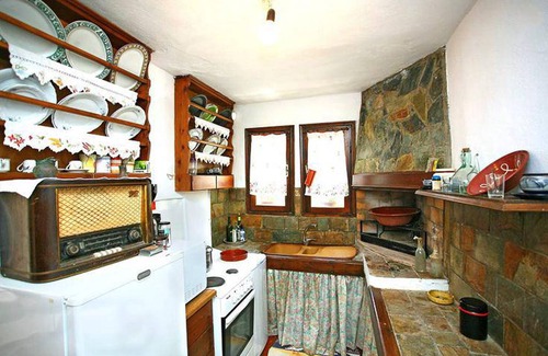 Rapaniana Cottage | Cretan Stone Home w. View Terraces, minutes from Beach