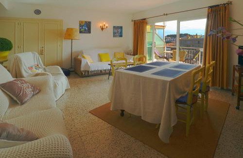 Sant Feliu de Guixols Apartment | Creu de sant pol, apartamento 2 pax a pocos metros Playa Sant Pol F30066